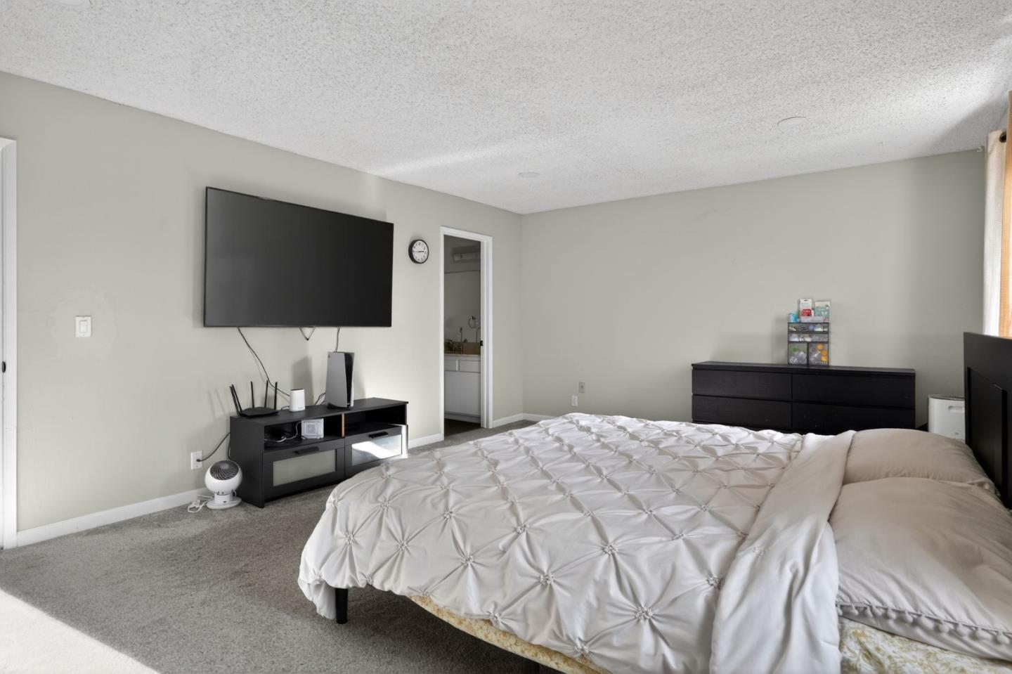Detail Gallery Image 18 of 30 For 3341 Placer Creek Ct, San Jose,  CA 95121 - 3 Beds | 2/1 Baths