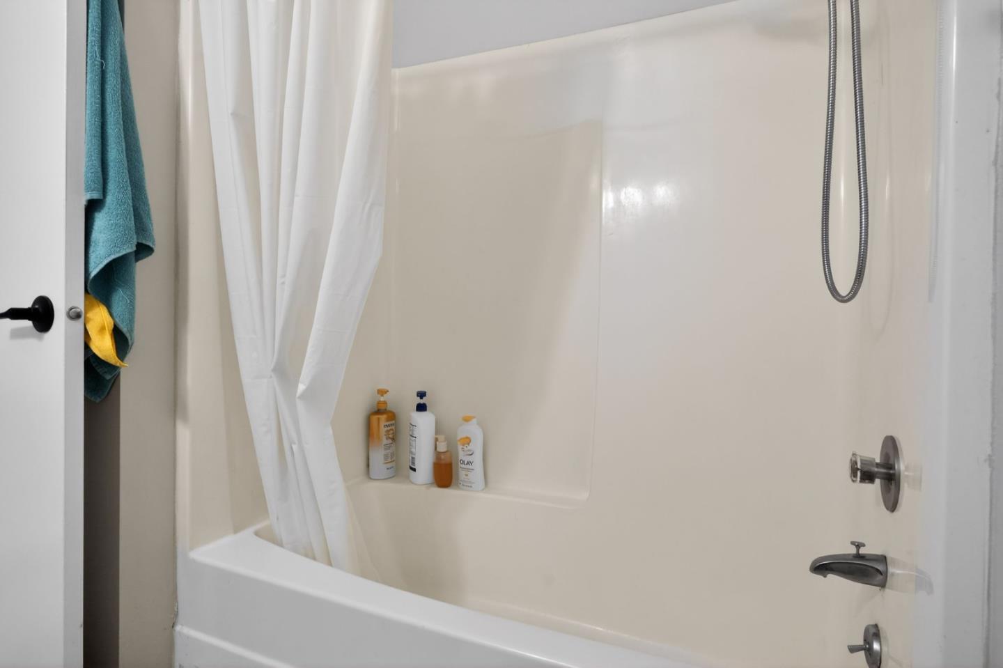 Detail Gallery Image 22 of 30 For 3341 Placer Creek Ct, San Jose,  CA 95121 - 3 Beds | 2/1 Baths