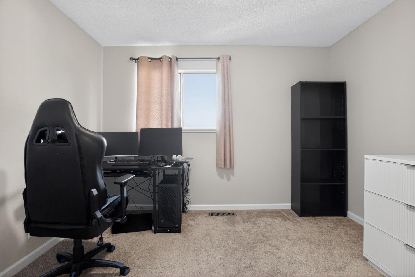 Detail Gallery Image 24 of 30 For 3341 Placer Creek Ct, San Jose,  CA 95121 - 3 Beds | 2/1 Baths