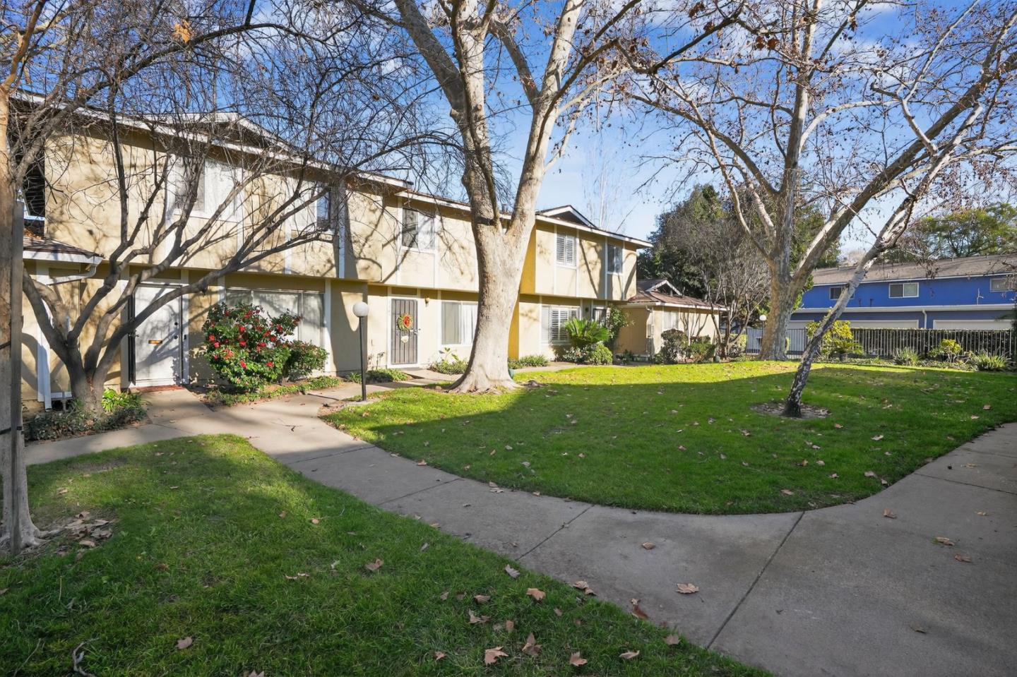 Detail Gallery Image 3 of 30 For 3341 Placer Creek Ct, San Jose,  CA 95121 - 3 Beds | 2/1 Baths