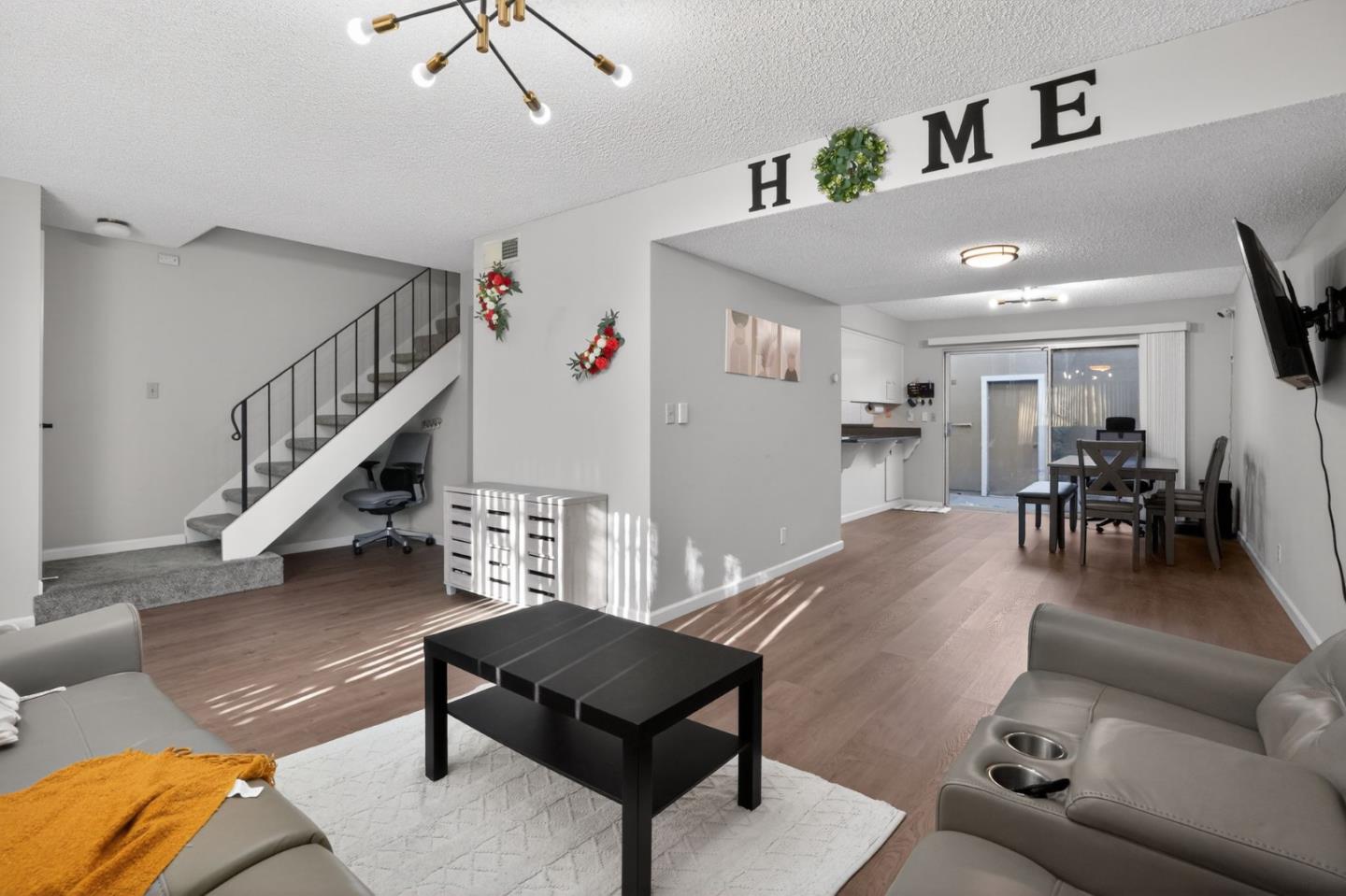 Detail Gallery Image 5 of 30 For 3341 Placer Creek Ct, San Jose,  CA 95121 - 3 Beds | 2/1 Baths