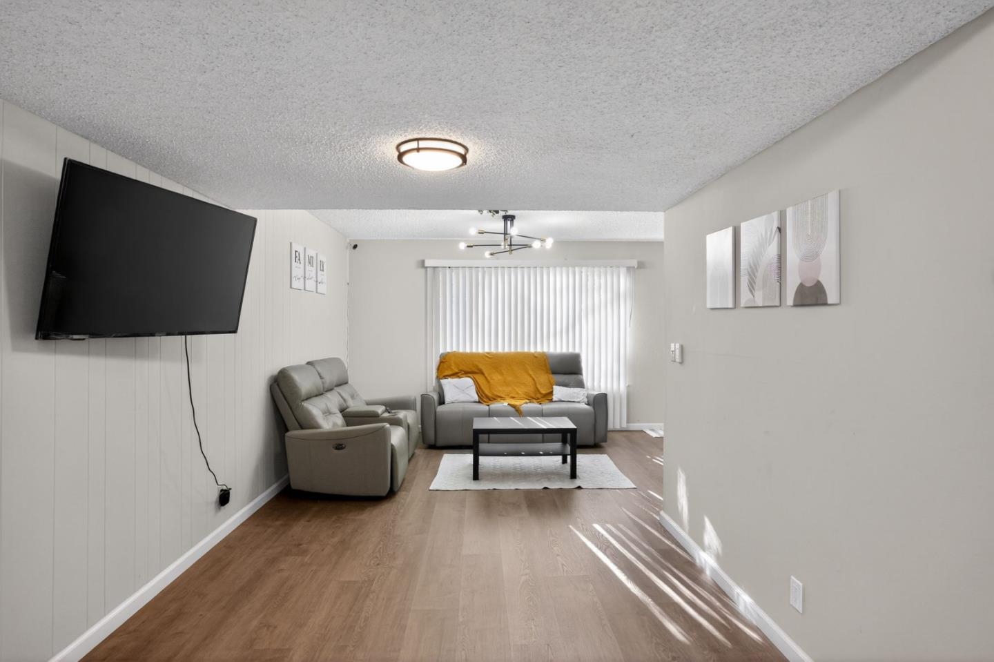 Detail Gallery Image 8 of 30 For 3341 Placer Creek Ct, San Jose,  CA 95121 - 3 Beds | 2/1 Baths