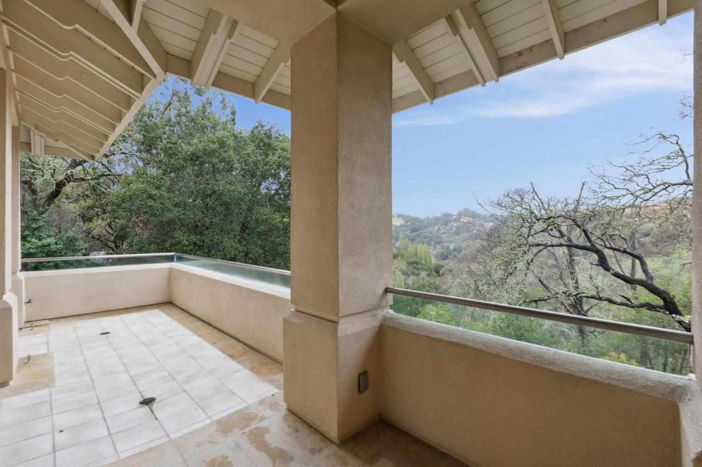 Detail Gallery Image 12 of 83 For 24292 Elise Ct, Los Altos Hills,  CA 94024 - 6 Beds | 5/2 Baths
