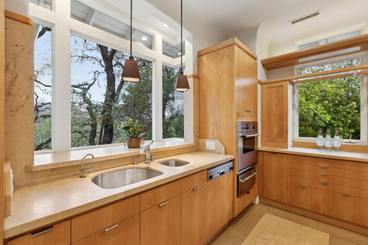 Detail Gallery Image 20 of 83 For 24292 Elise Ct, Los Altos Hills,  CA 94024 - 6 Beds | 5/2 Baths