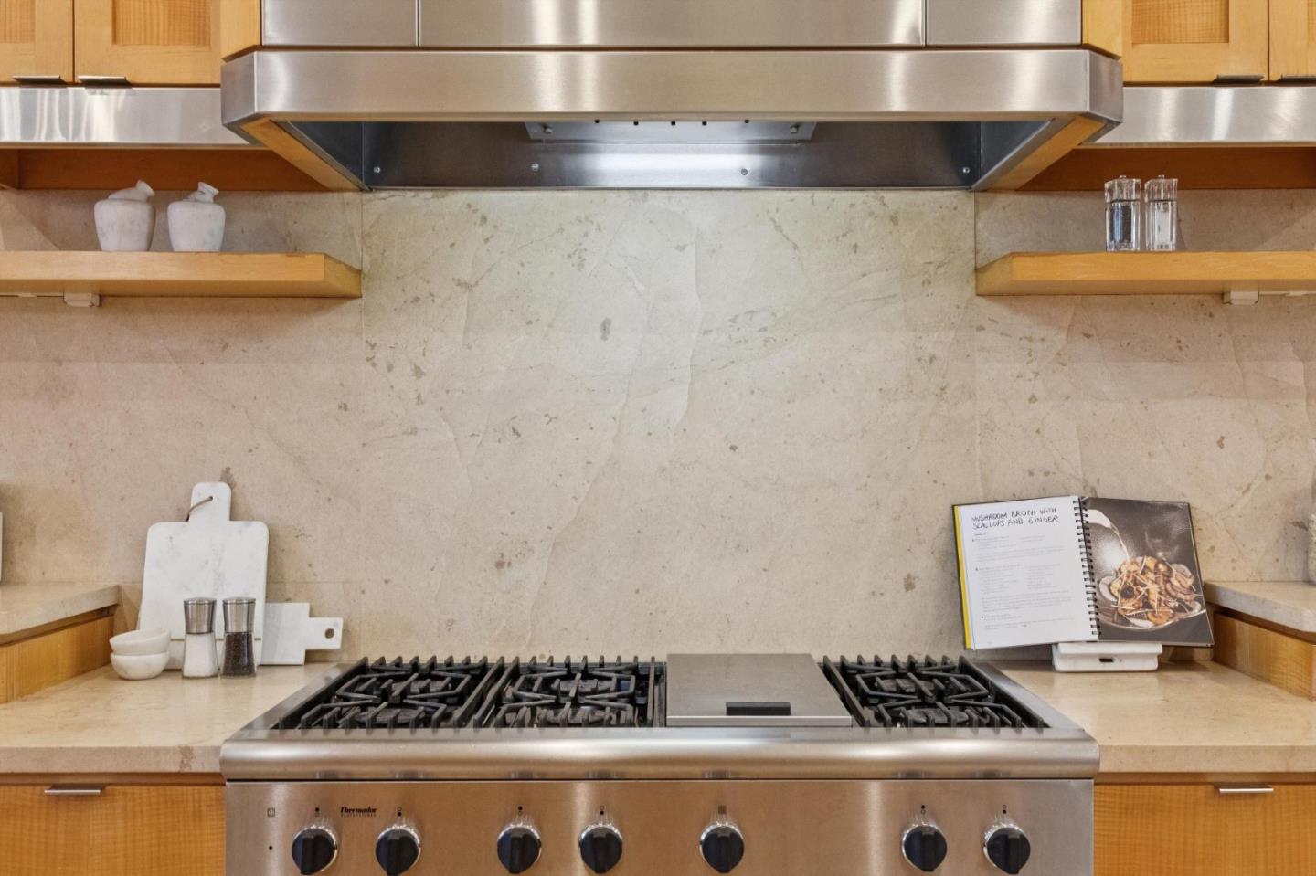 Detail Gallery Image 22 of 83 For 24292 Elise Ct, Los Altos Hills,  CA 94024 - 6 Beds | 5/2 Baths