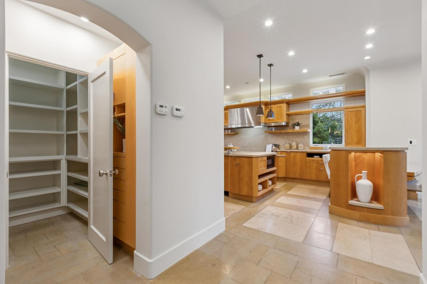 Detail Gallery Image 24 of 83 For 24292 Elise Ct, Los Altos Hills,  CA 94024 - 6 Beds | 5/2 Baths