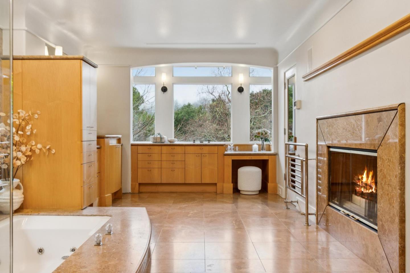 Detail Gallery Image 37 of 83 For 24292 Elise Ct, Los Altos Hills,  CA 94024 - 6 Beds | 5/2 Baths