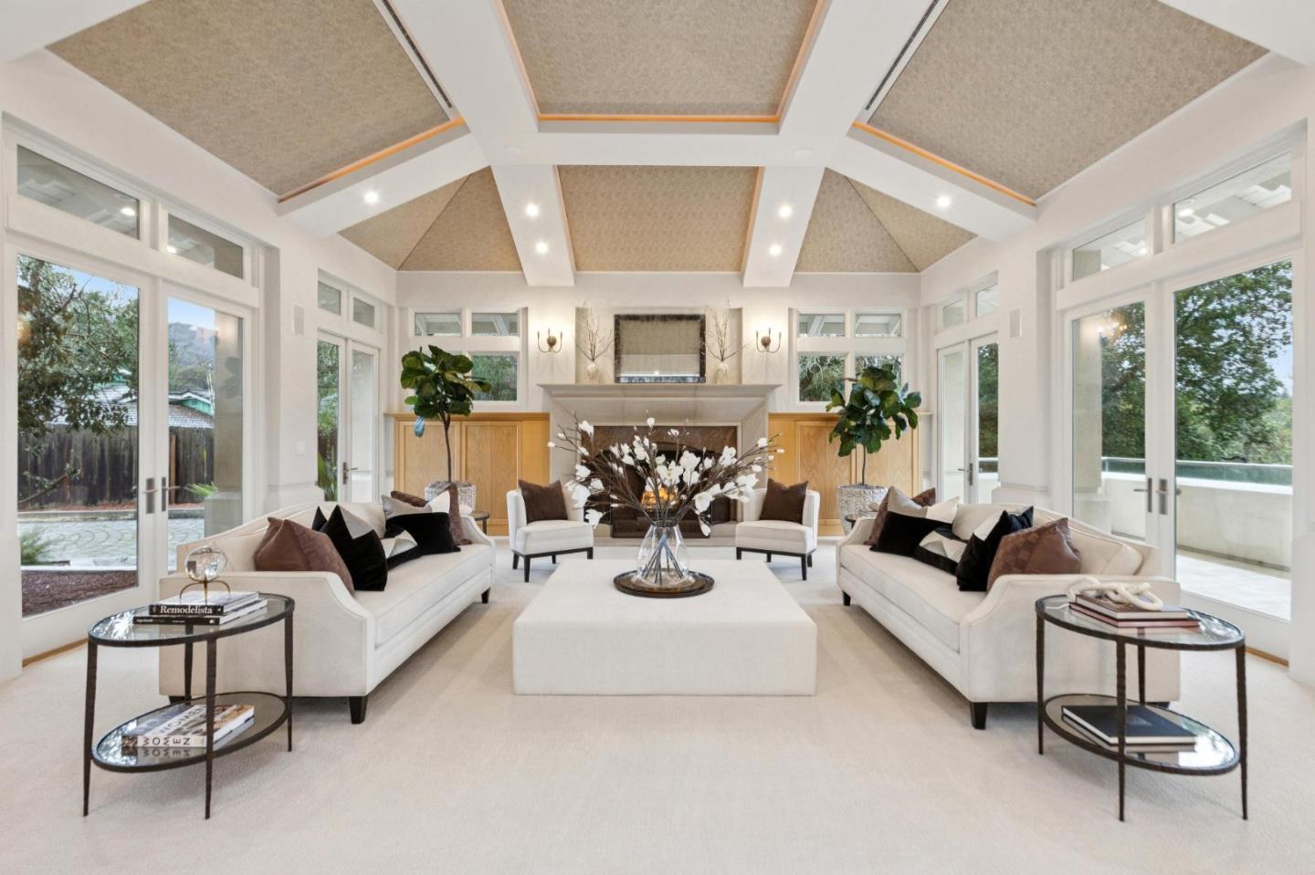 Detail Gallery Image 8 of 83 For 24292 Elise Ct, Los Altos Hills,  CA 94024 - 6 Beds | 5/2 Baths