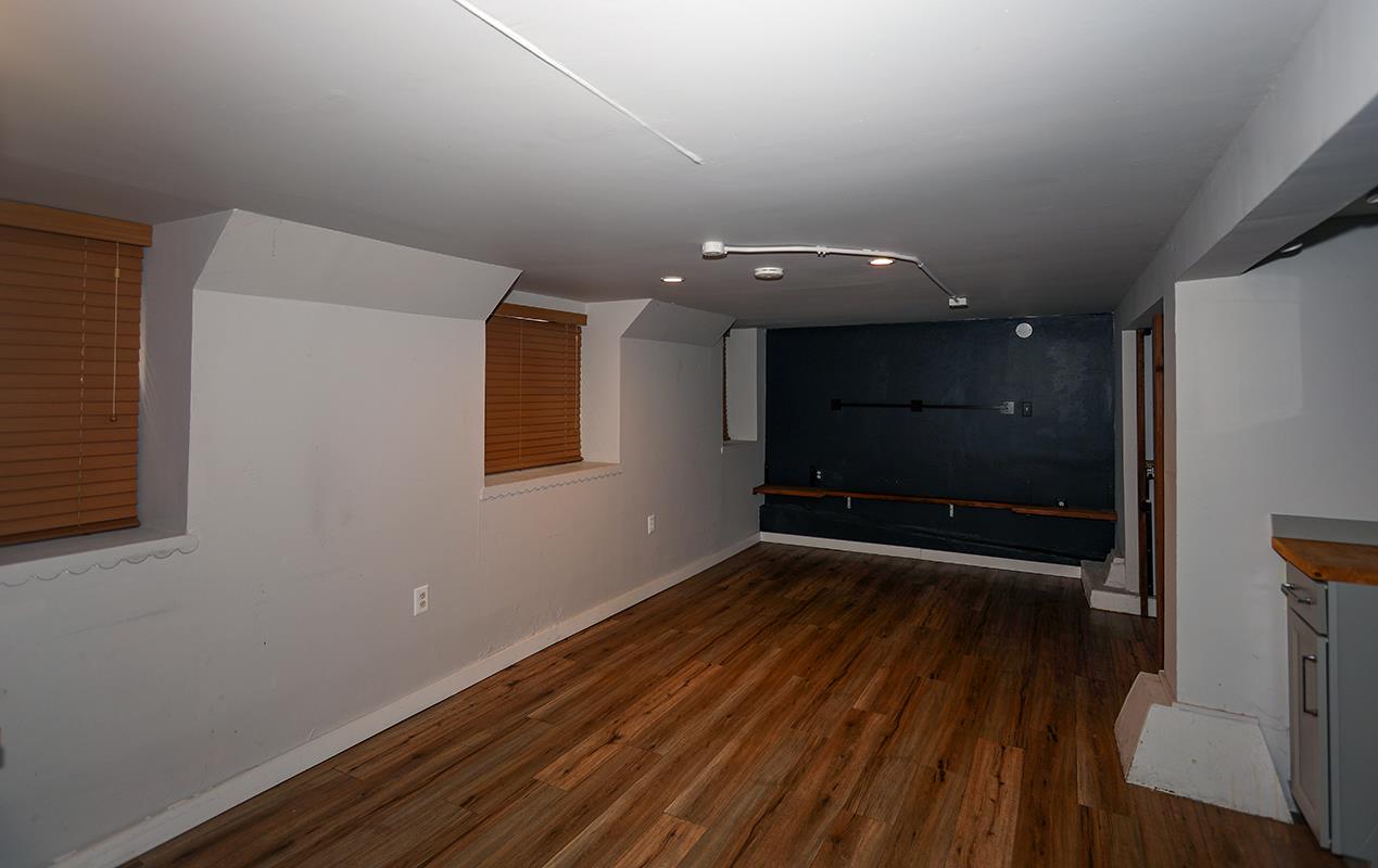 Detail Gallery Image 5 of 20 For 320 College Ave, San Francisco,  CA 94112 - 3 Beds | 2 Baths