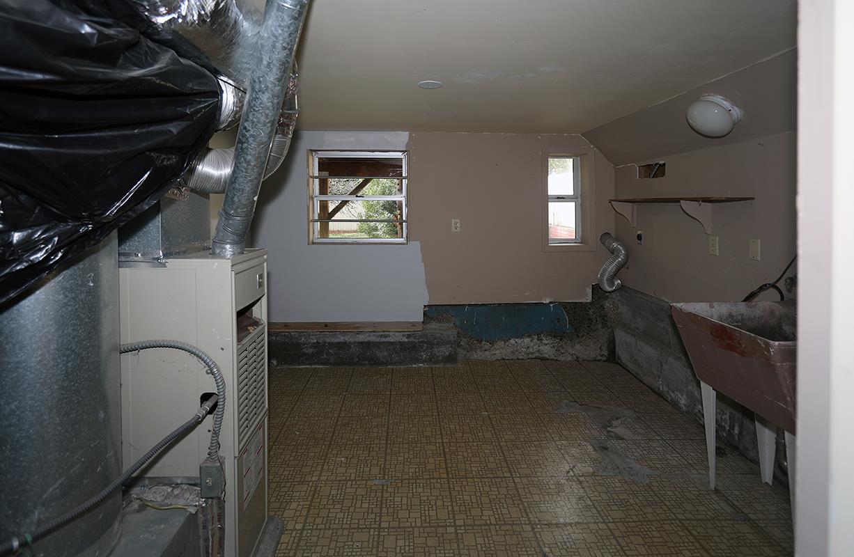 Detail Gallery Image 6 of 20 For 320 College Ave, San Francisco,  CA 94112 - 3 Beds | 2 Baths