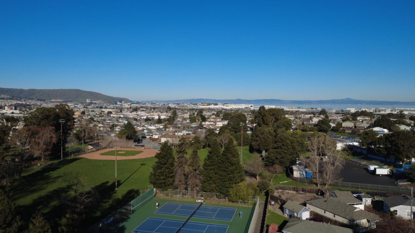 Detail Gallery Image 24 of 24 For 568 Maple Ave, San Bruno,  CA 94066 - 3 Beds | 2/1 Baths