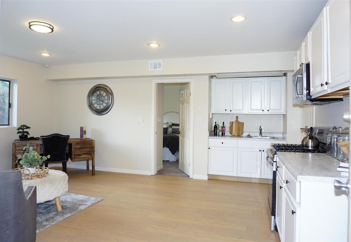 Detail Gallery Image 4 of 24 For 568 Maple Ave, San Bruno,  CA 94066 - 3 Beds | 2/1 Baths