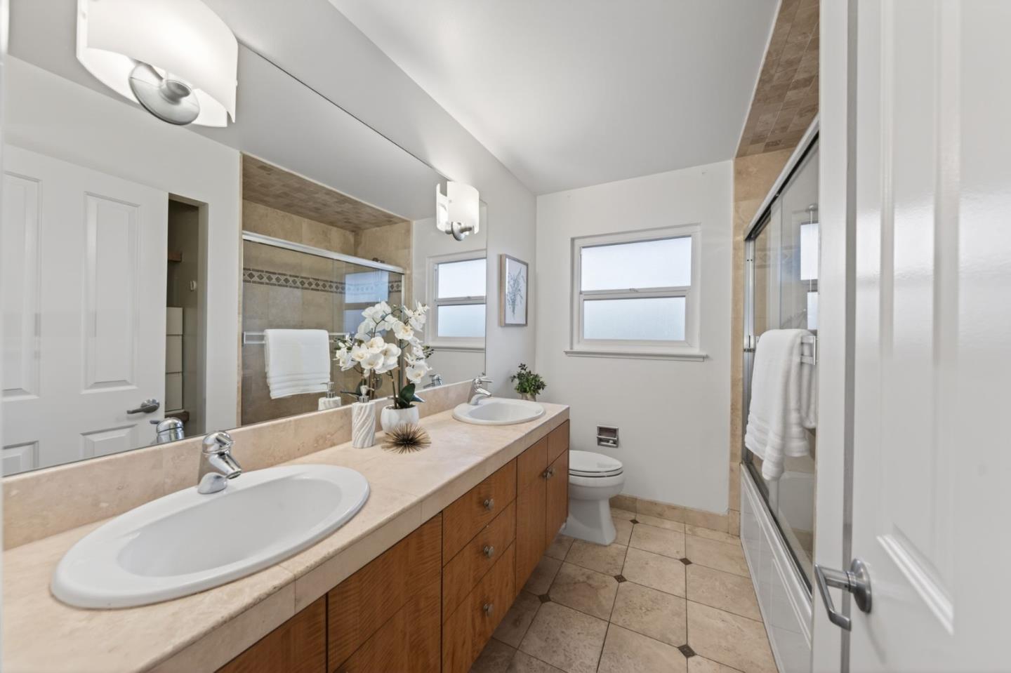 Detail Gallery Image 25 of 48 For 779 Vereda Ct, San Jose,  CA 95123 - 5 Beds | 2/1 Baths