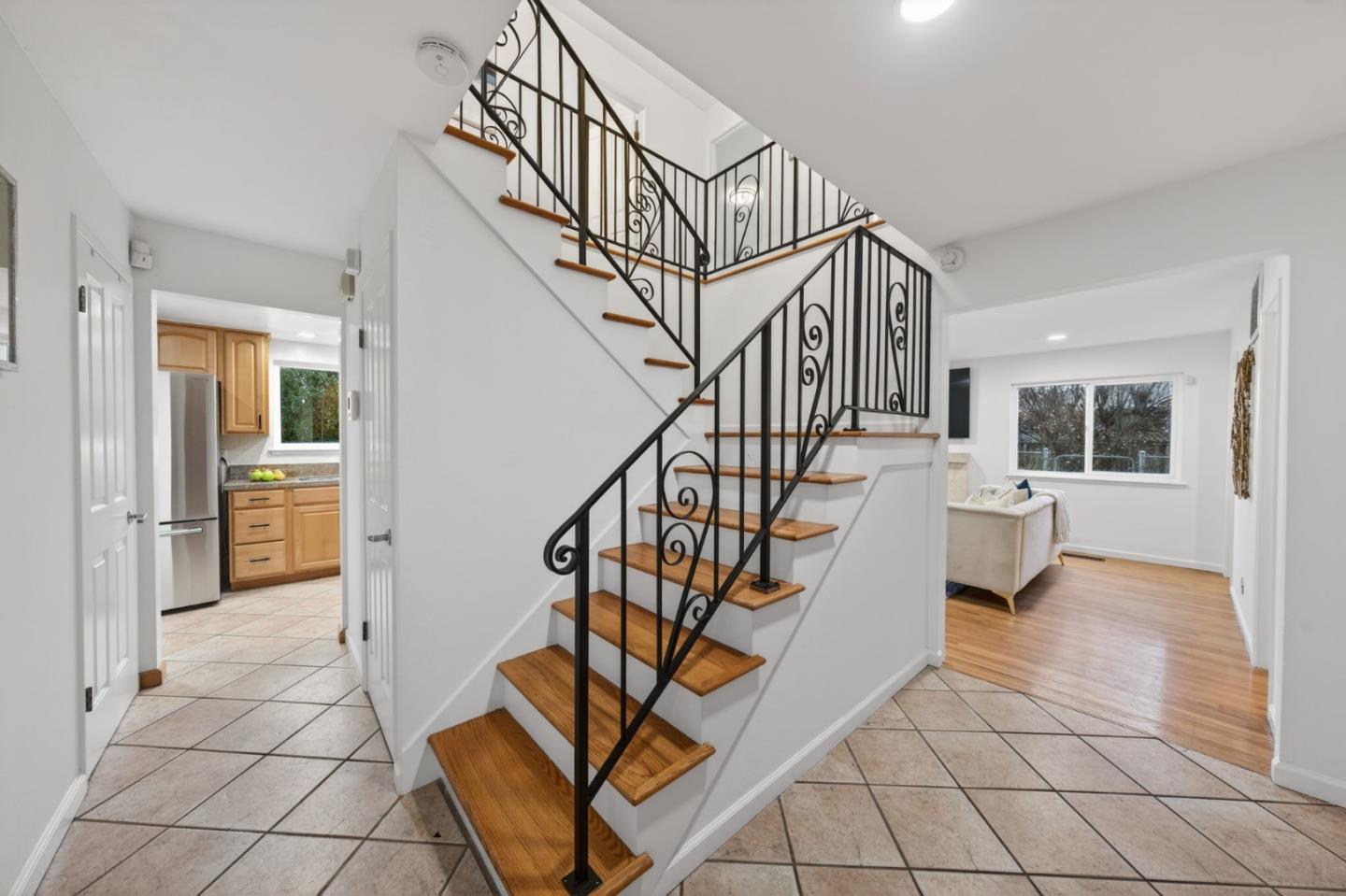 Detail Gallery Image 28 of 48 For 779 Vereda Ct, San Jose,  CA 95123 - 5 Beds | 2/1 Baths