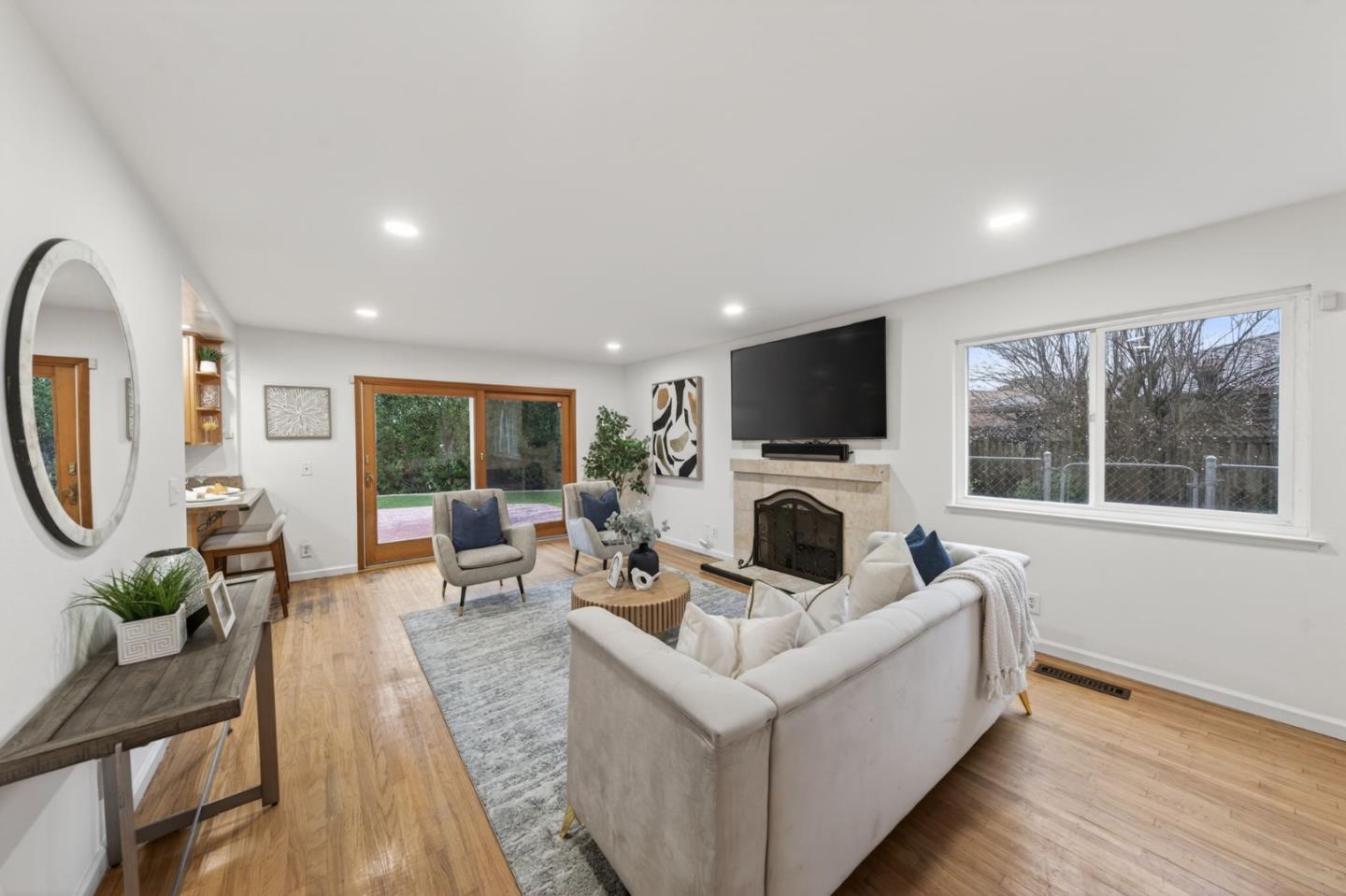 Detail Gallery Image 5 of 48 For 779 Vereda Ct, San Jose,  CA 95123 - 5 Beds | 2/1 Baths