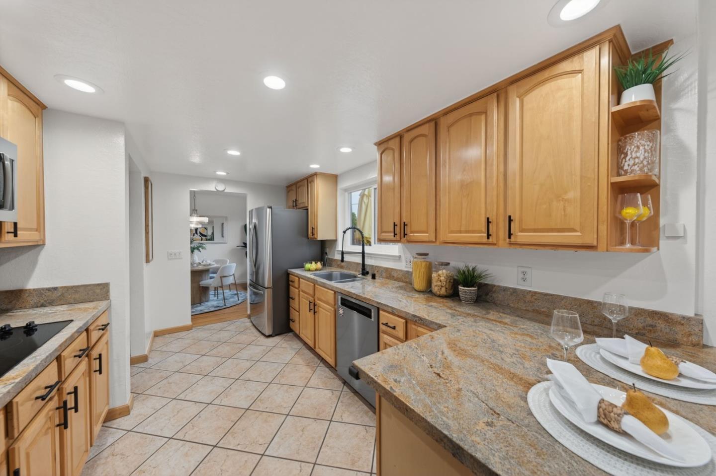 Detail Gallery Image 8 of 48 For 779 Vereda Ct, San Jose,  CA 95123 - 5 Beds | 2/1 Baths