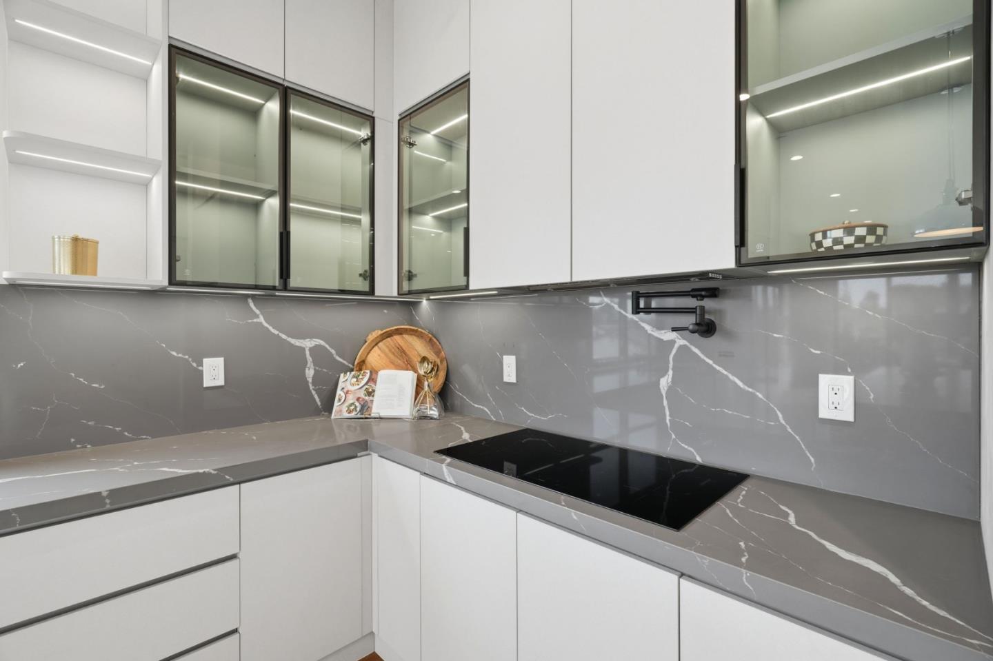 Detail Gallery Image 12 of 70 For 3543 Kettmann Rd, San Jose,  CA 95121 - 6 Beds | 5 Baths