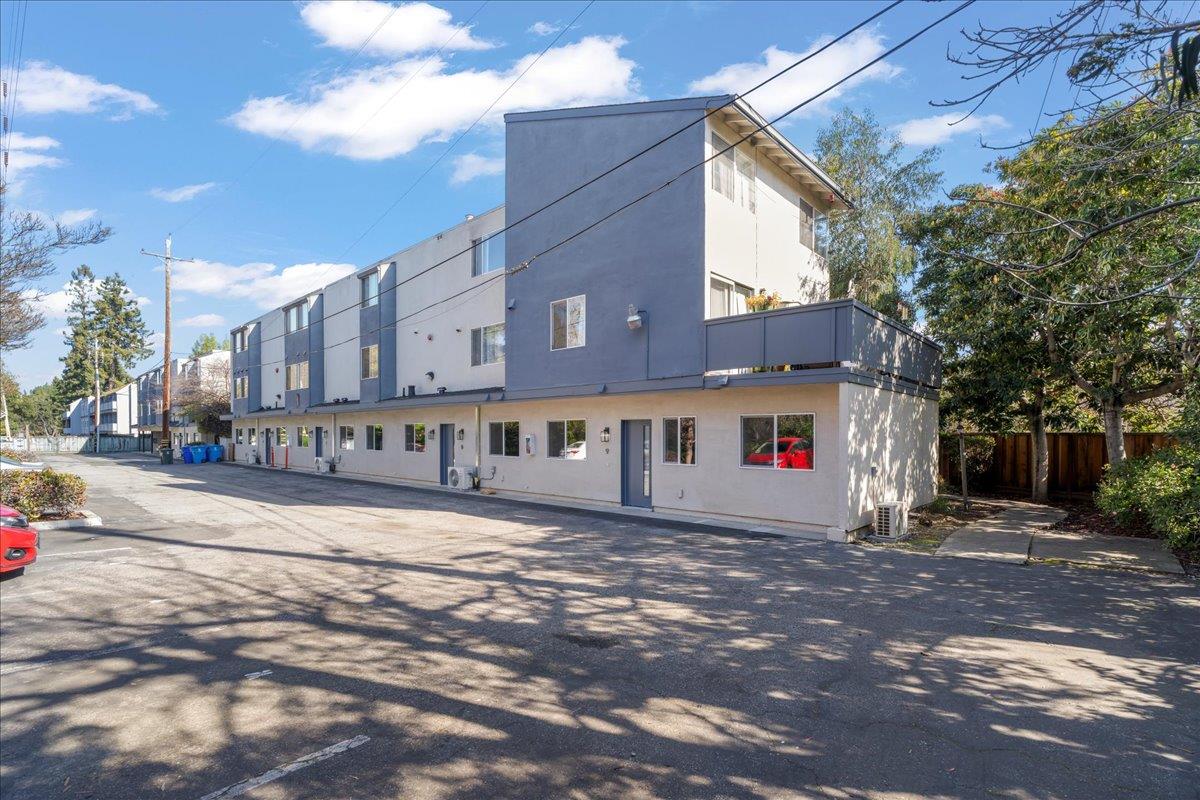 Detail Gallery Image 2 of 25 For 620 Alamo Ct, Mountain View,  CA 94043 - – Beds | – Baths