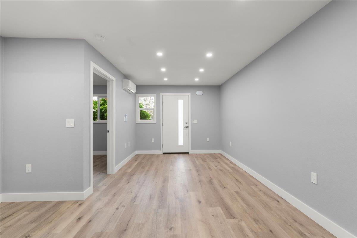 Detail Gallery Image 7 of 25 For 620 Alamo Ct, Mountain View,  CA 94043 - – Beds | – Baths