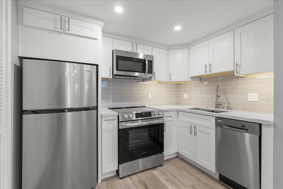 Detail Gallery Image 9 of 25 For 620 Alamo Ct, Mountain View,  CA 94043 - – Beds | – Baths