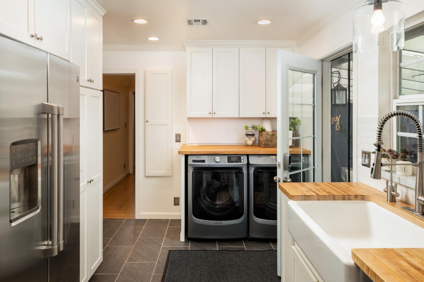 Detail Gallery Image 10 of 33 For 162 W Rosemary St, San Jose,  CA 95110 - 3 Beds | 2 Baths