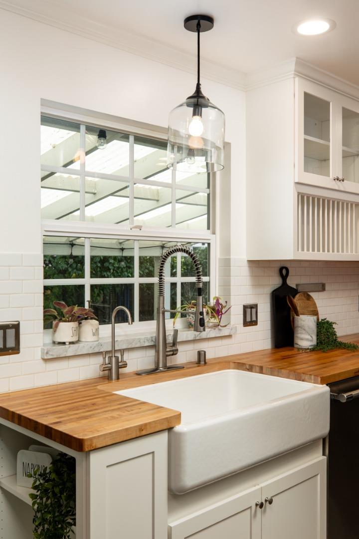 Detail Gallery Image 13 of 33 For 162 W Rosemary St, San Jose,  CA 95110 - 3 Beds | 2 Baths