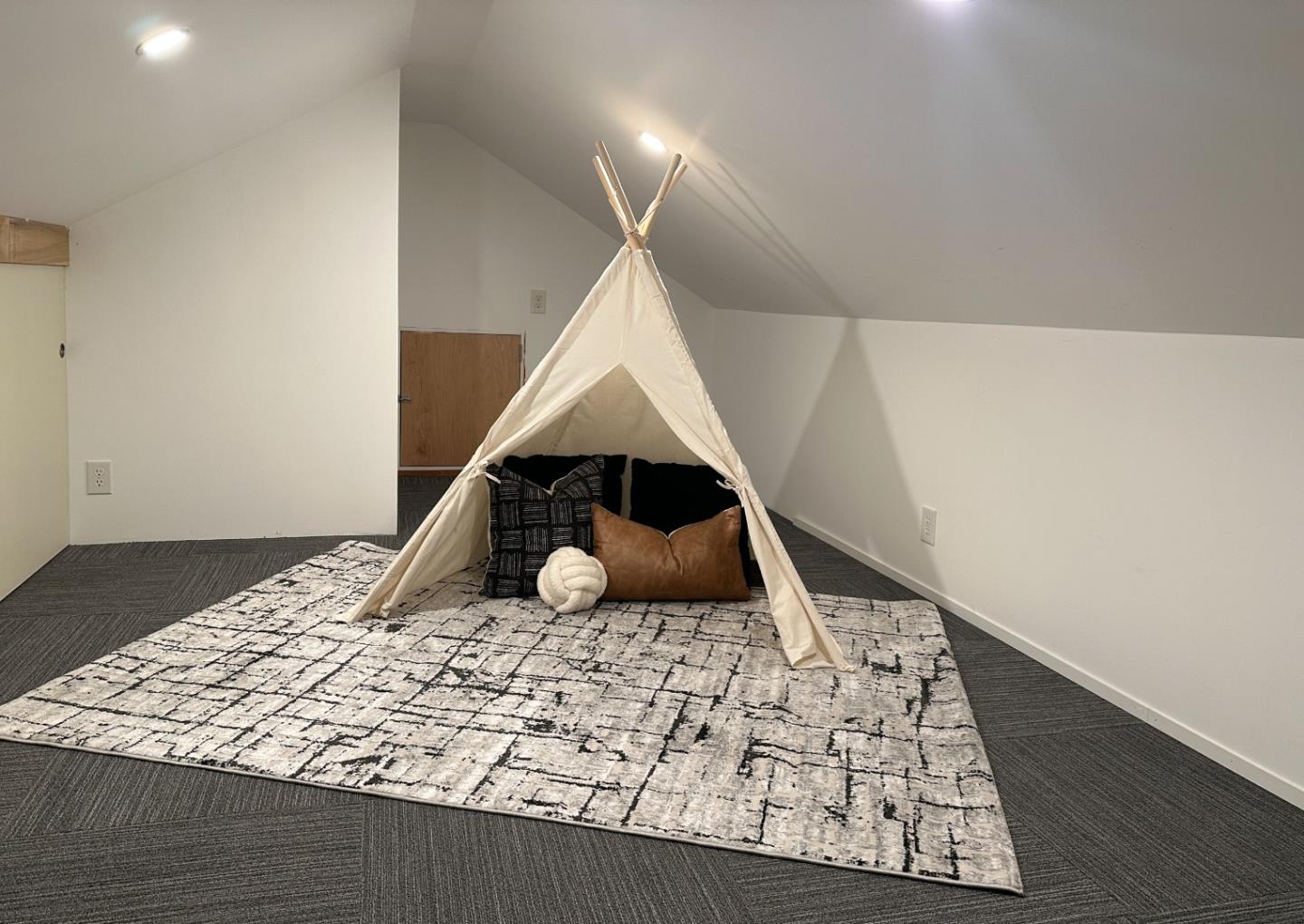 Detail Gallery Image 21 of 33 For 162 W Rosemary St, San Jose,  CA 95110 - 3 Beds | 2 Baths