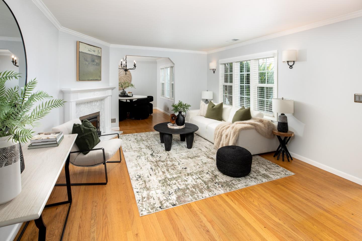 Detail Gallery Image 5 of 33 For 162 W Rosemary St, San Jose,  CA 95110 - 3 Beds | 2 Baths