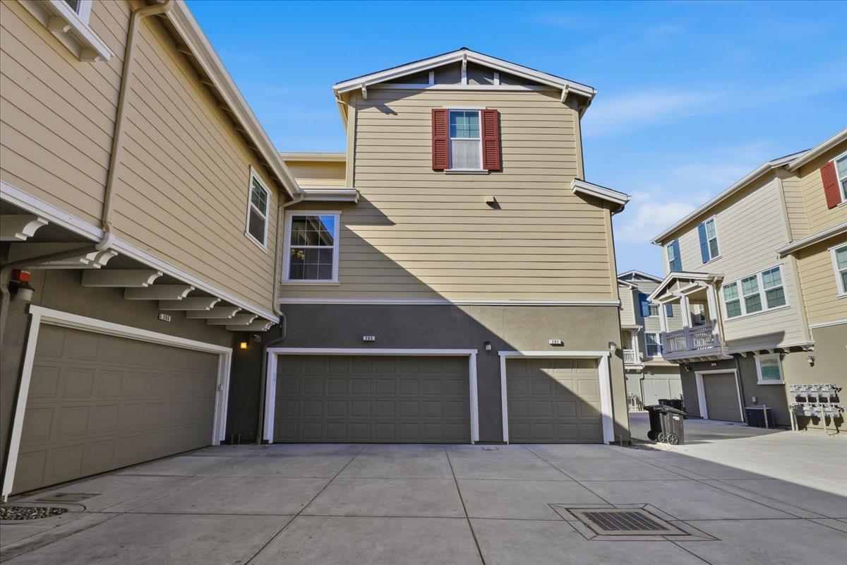 Detail Gallery Image 35 of 47 For 631 True Wind Way #203,  Redwood City,  CA 94063 - 2 Beds | 2/1 Baths