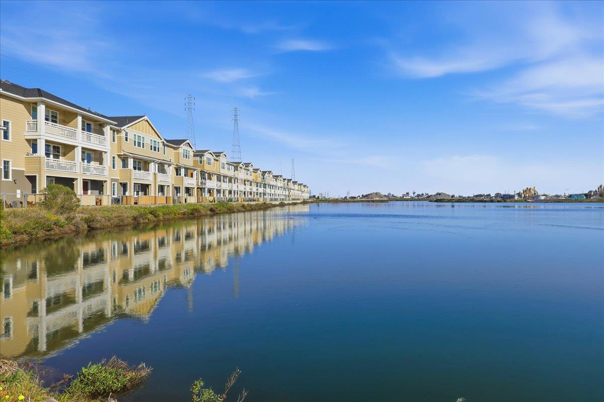 Detail Gallery Image 37 of 47 For 631 True Wind Way #203,  Redwood City,  CA 94063 - 2 Beds | 2/1 Baths