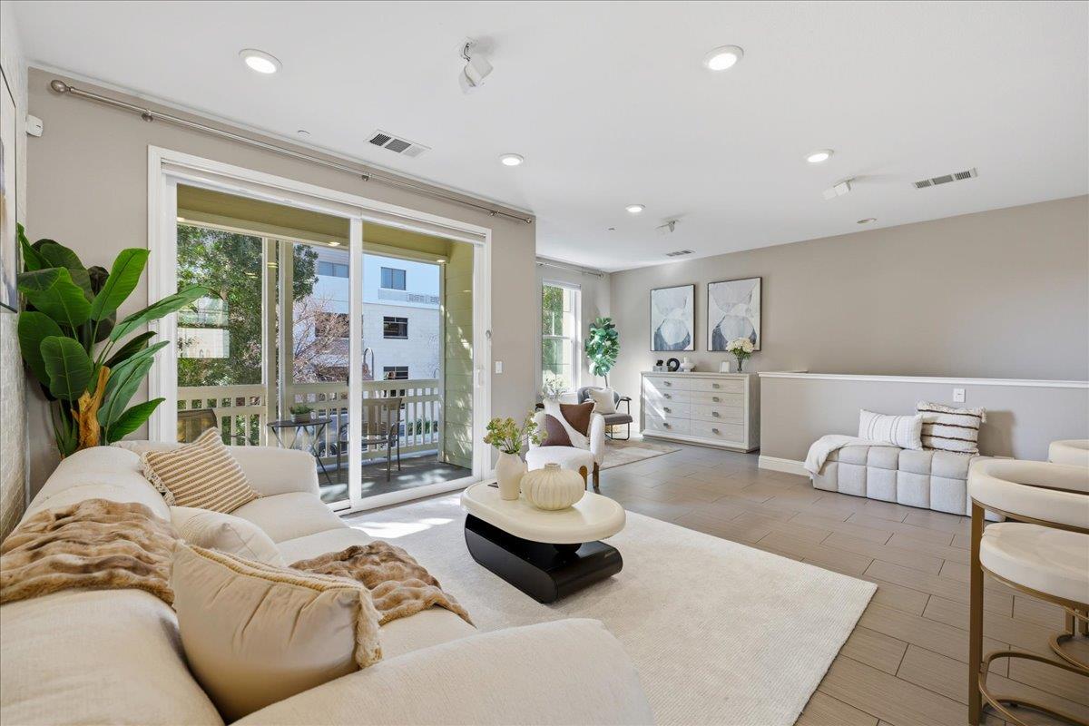 Detail Gallery Image 4 of 47 For 631 True Wind Way #203,  Redwood City,  CA 94063 - 2 Beds | 2/1 Baths