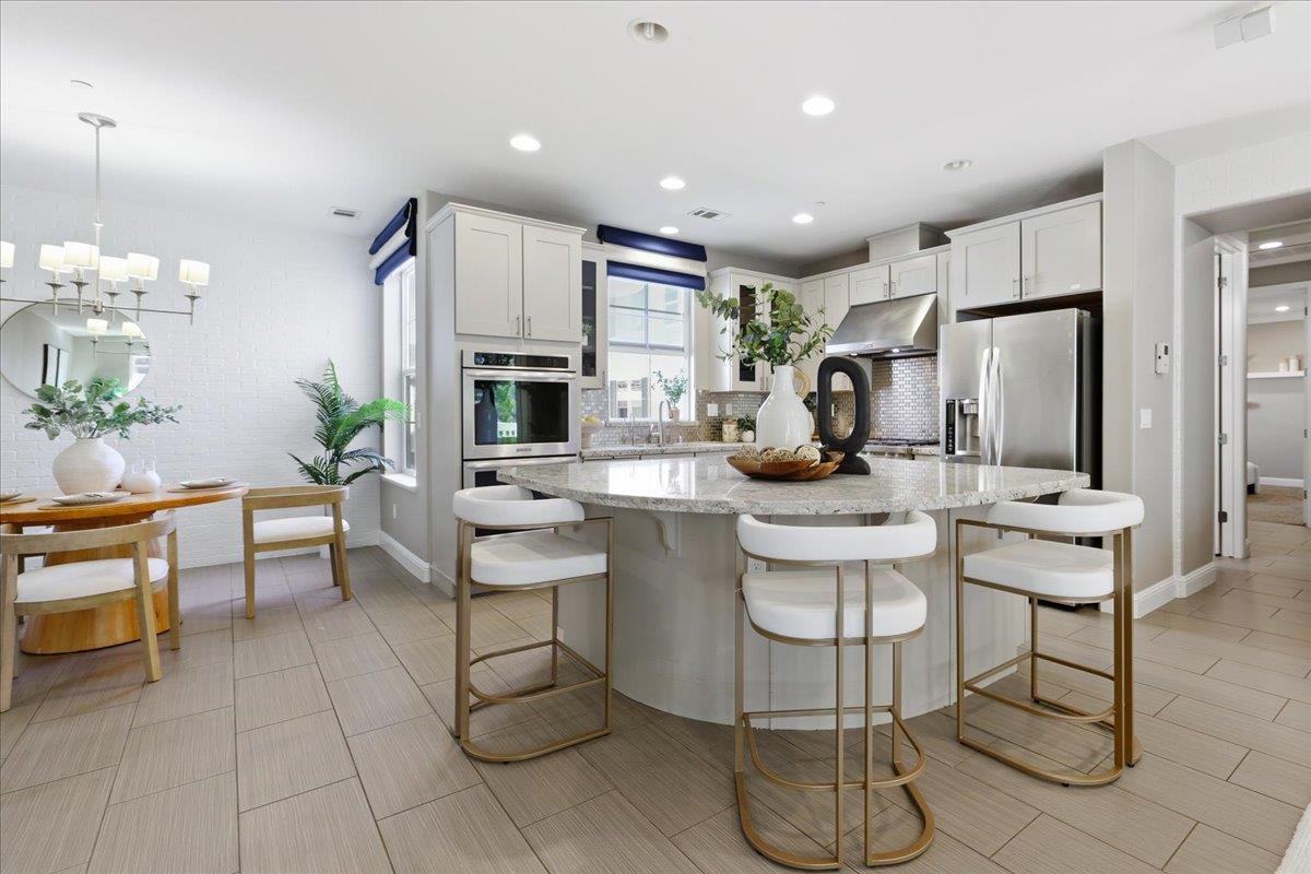 Detail Gallery Image 9 of 47 For 631 True Wind Way #203,  Redwood City,  CA 94063 - 2 Beds | 2/1 Baths