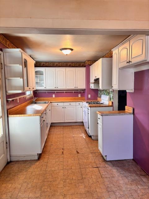 Detail Gallery Image 3 of 16 For 65 Bayshore Cir, San Bruno,  CA 94066 - 2 Beds | 1 Baths