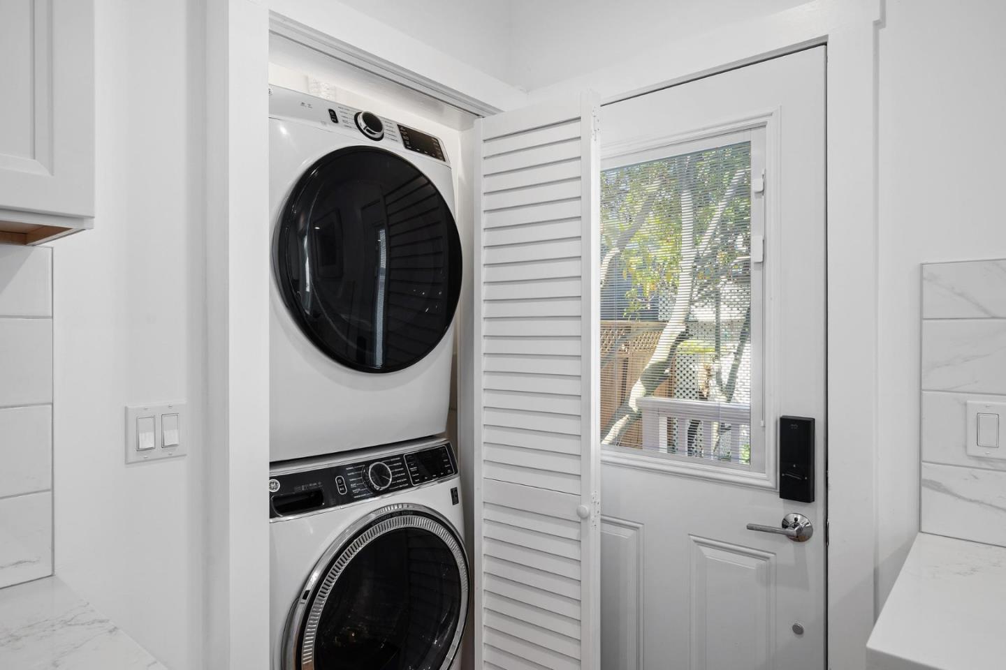 Detail Gallery Image 35 of 73 For 2108 Carmelita Ave, Burlingame,  CA 94010 - 3 Beds | 2 Baths