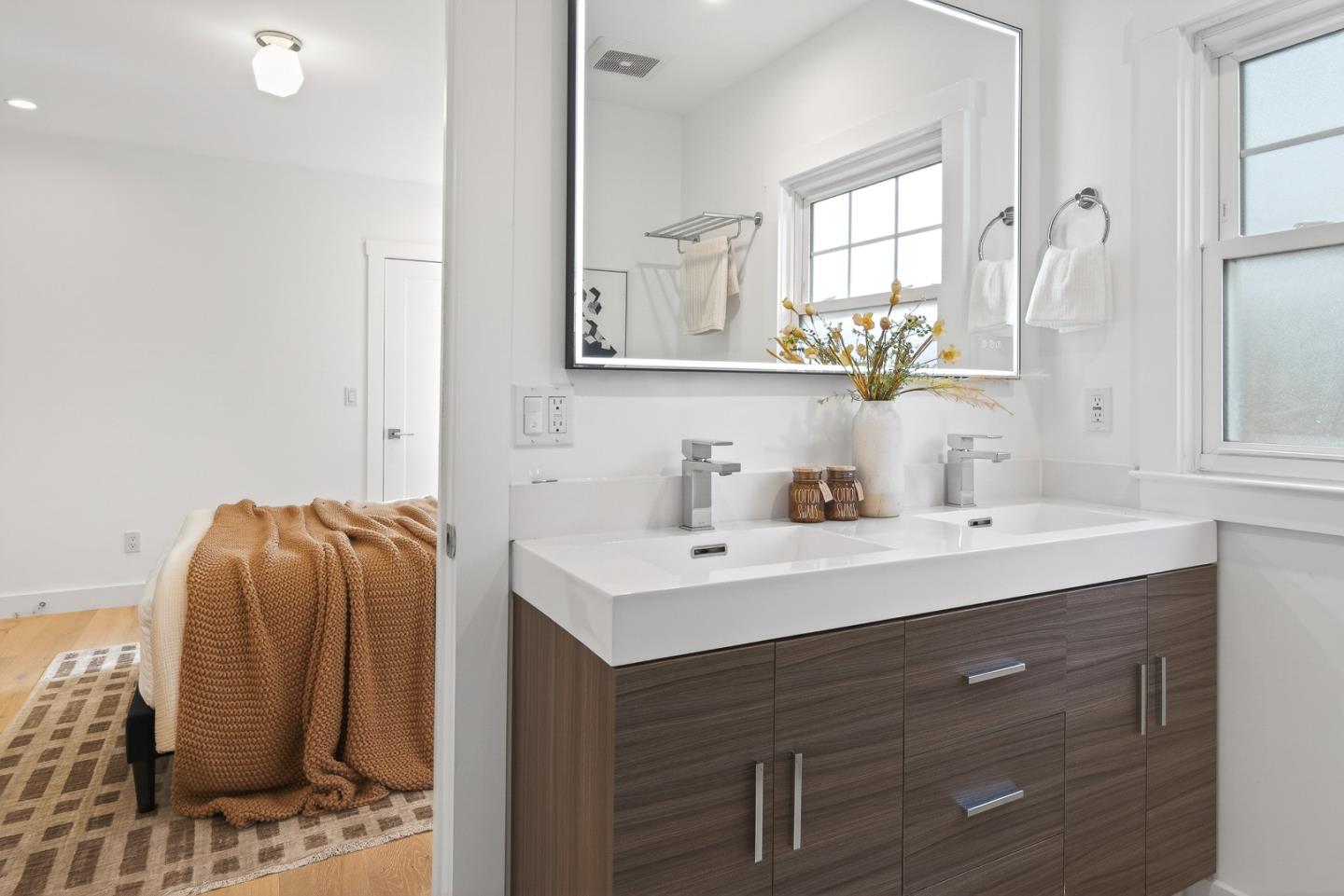 Detail Gallery Image 38 of 73 For 2108 Carmelita Ave, Burlingame,  CA 94010 - 3 Beds | 2 Baths