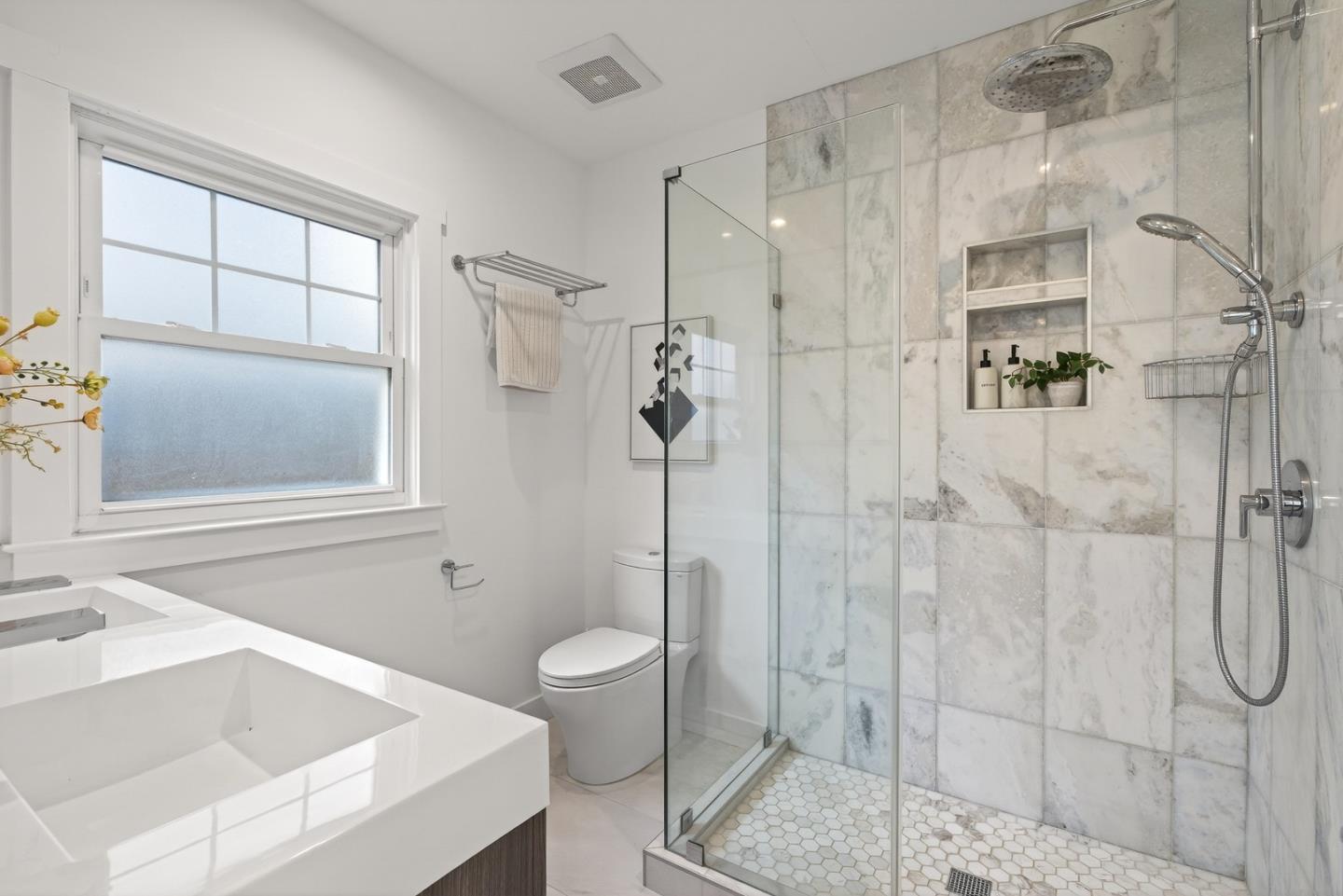 Detail Gallery Image 40 of 73 For 2108 Carmelita Ave, Burlingame,  CA 94010 - 3 Beds | 2 Baths