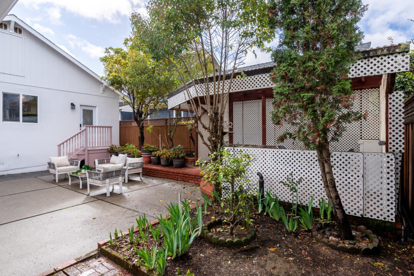 Detail Gallery Image 49 of 73 For 2108 Carmelita Ave, Burlingame,  CA 94010 - 3 Beds | 2 Baths