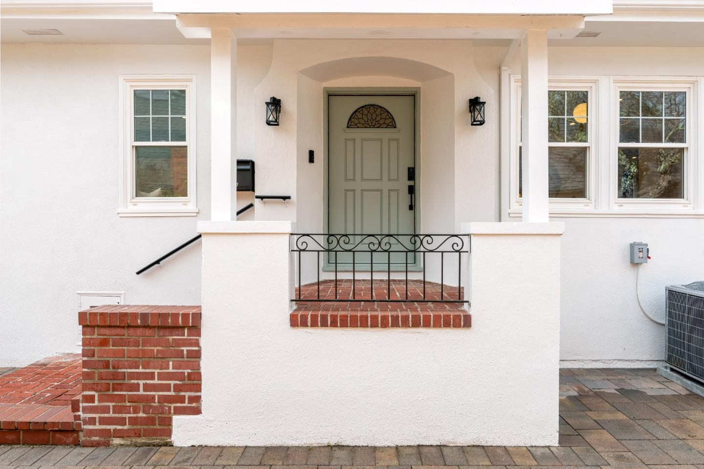 Detail Gallery Image 5 of 73 For 2108 Carmelita Ave, Burlingame,  CA 94010 - 3 Beds | 2 Baths