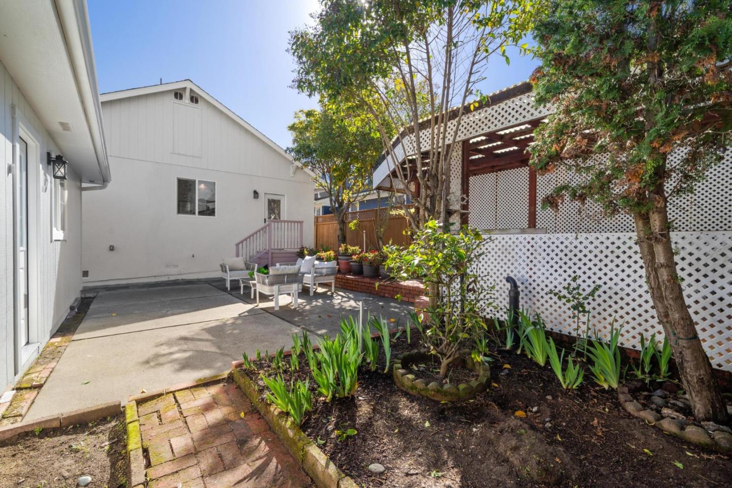Detail Gallery Image 50 of 73 For 2108 Carmelita Ave, Burlingame,  CA 94010 - 3 Beds | 2 Baths