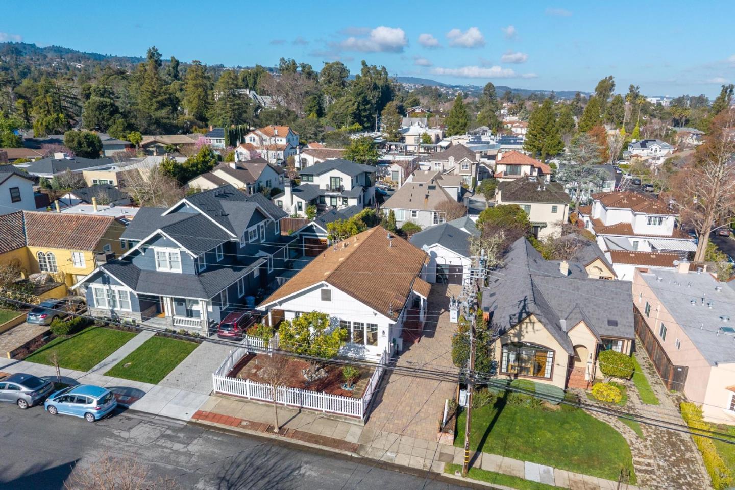 Detail Gallery Image 64 of 73 For 2108 Carmelita Ave, Burlingame,  CA 94010 - 3 Beds | 2 Baths