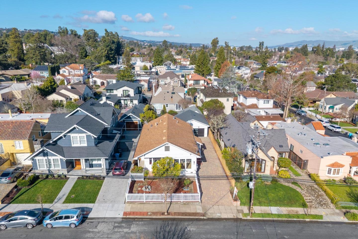Detail Gallery Image 65 of 73 For 2108 Carmelita Ave, Burlingame,  CA 94010 - 3 Beds | 2 Baths