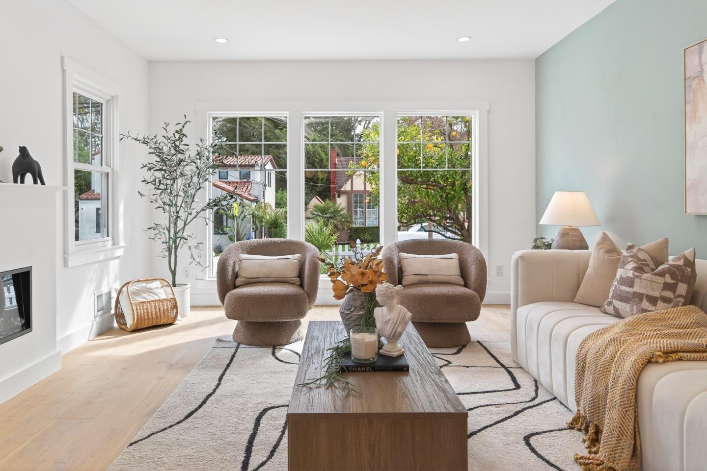 Detail Gallery Image 8 of 73 For 2108 Carmelita Ave, Burlingame,  CA 94010 - 3 Beds | 2 Baths