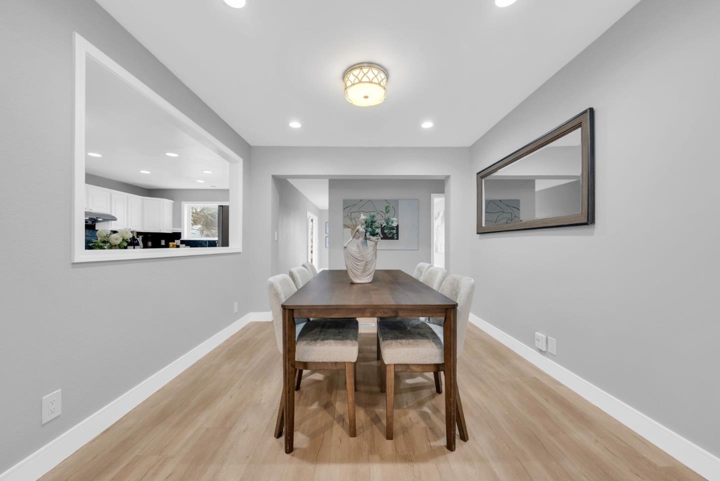 Detail Gallery Image 12 of 70 For 209 Norwich Dr, South San Francisco,  CA 94080 - 4 Beds | 3 Baths