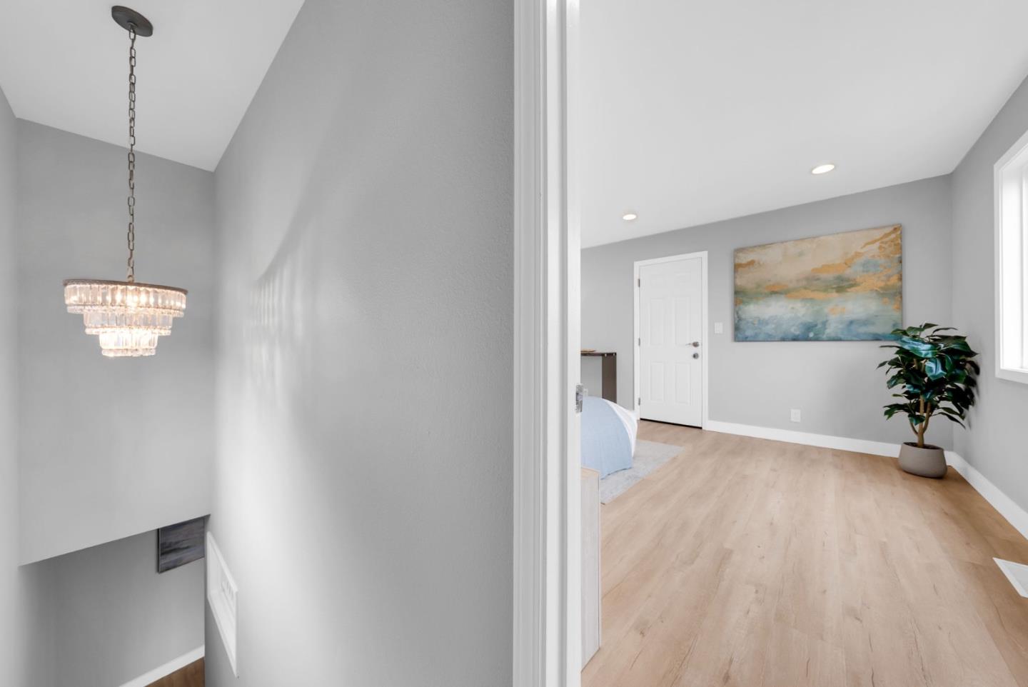 Detail Gallery Image 21 of 70 For 209 Norwich Dr, South San Francisco,  CA 94080 - 4 Beds | 3 Baths