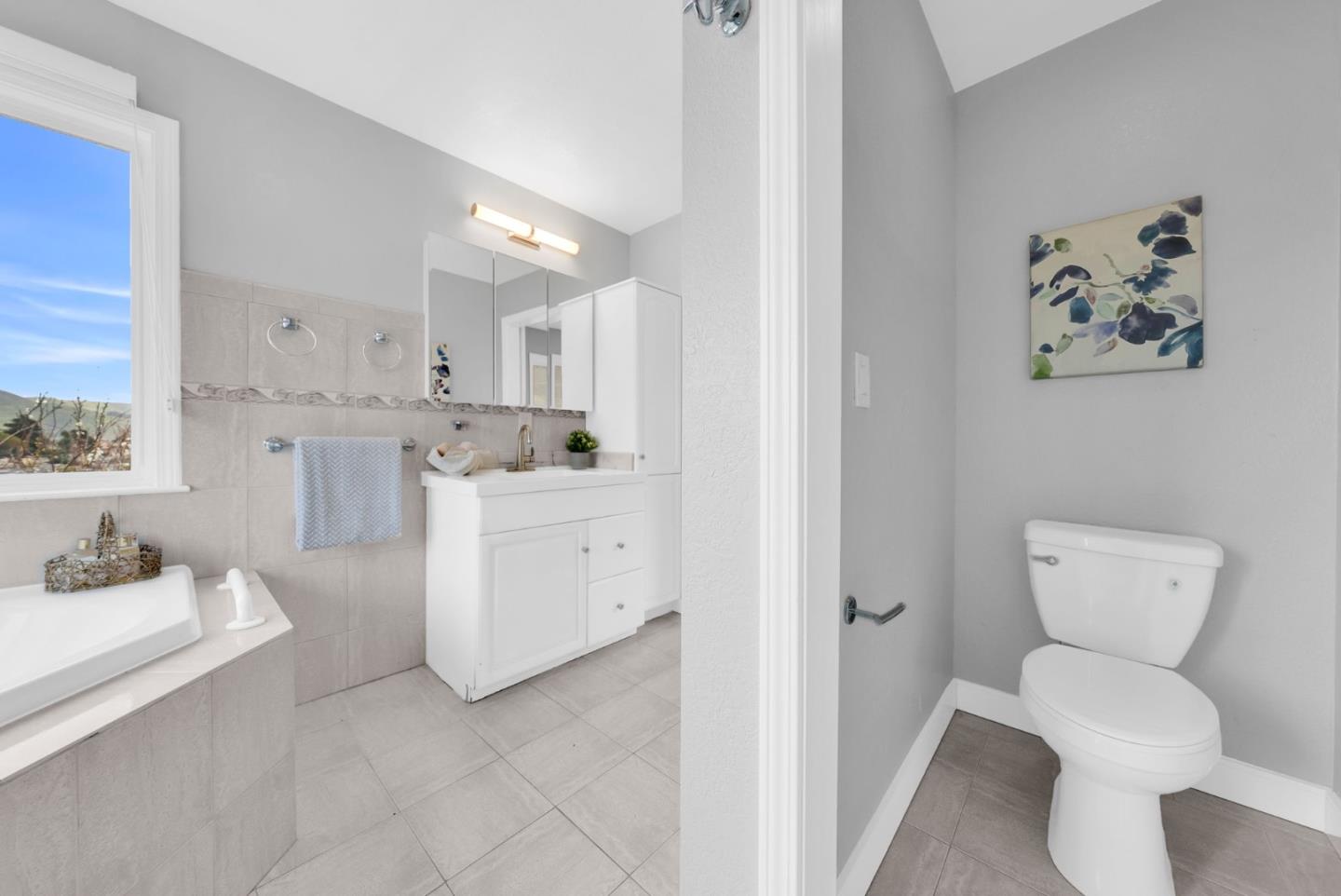 Detail Gallery Image 33 of 70 For 209 Norwich Dr, South San Francisco,  CA 94080 - 4 Beds | 3 Baths