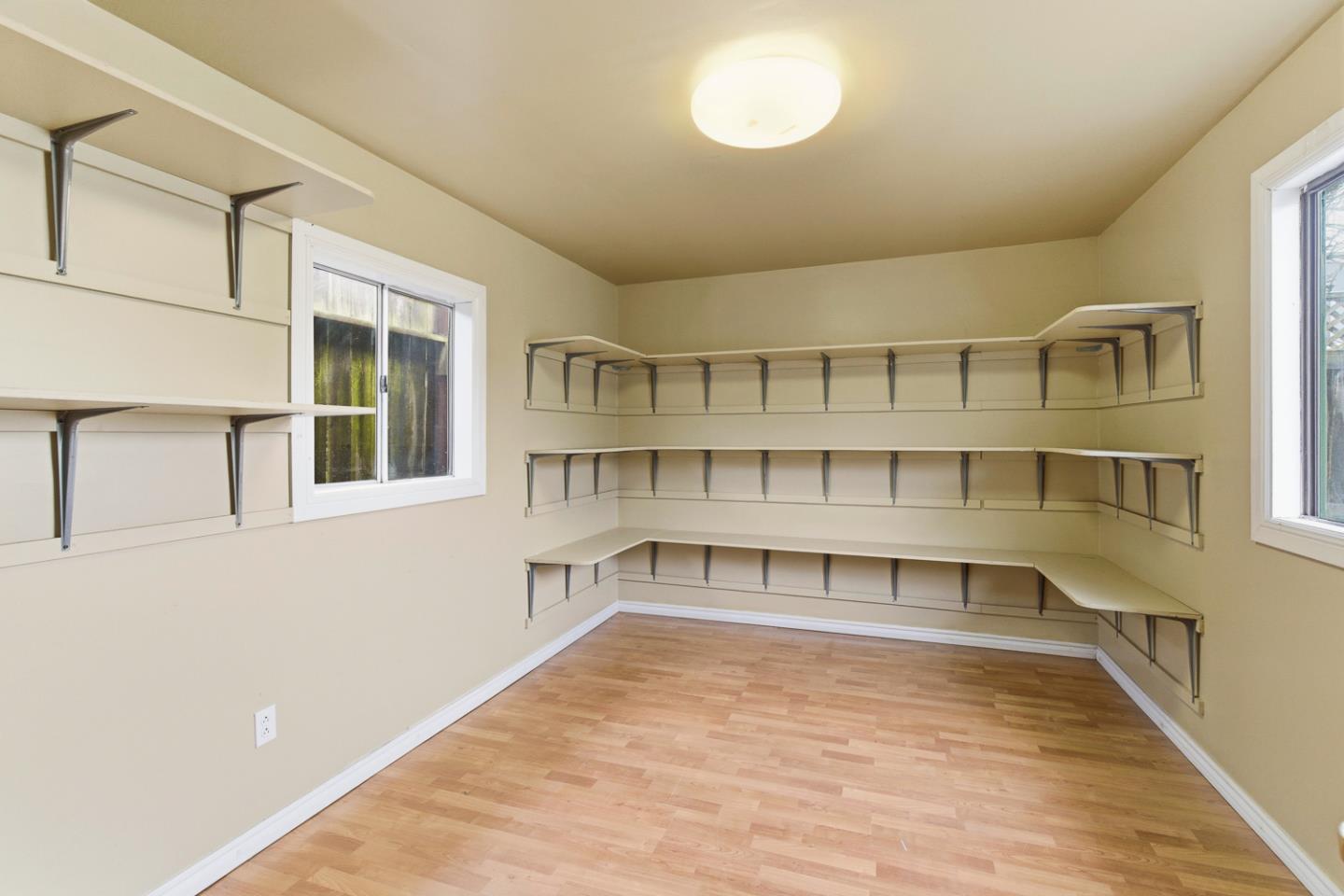 Detail Gallery Image 31 of 34 For 14 Bradford Dr, South San Francisco,  CA 94080 - 4 Beds | 2 Baths