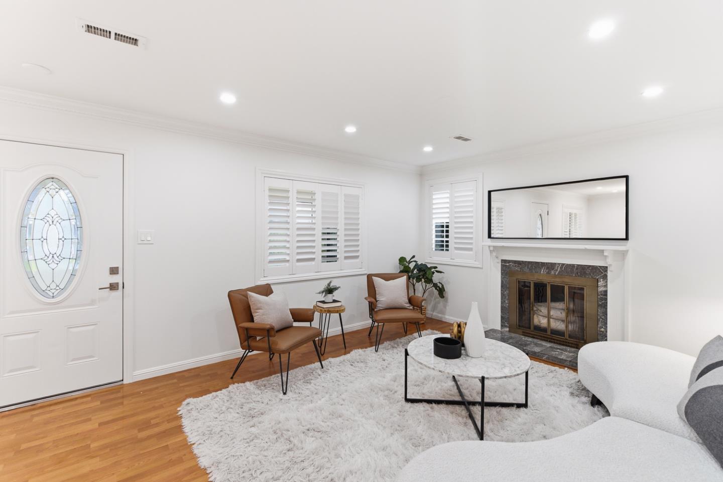 Detail Gallery Image 5 of 34 For 14 Bradford Dr, South San Francisco,  CA 94080 - 4 Beds | 2 Baths