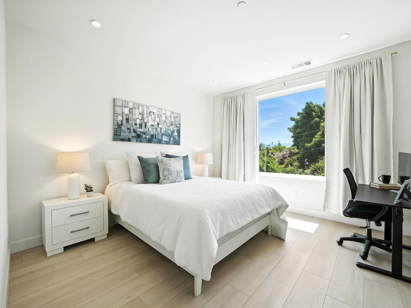 Detail Gallery Image 13 of 32 For 2004 Cherrystone Dr, San Jose,  CA 95128 - 4 Beds | 4/1 Baths