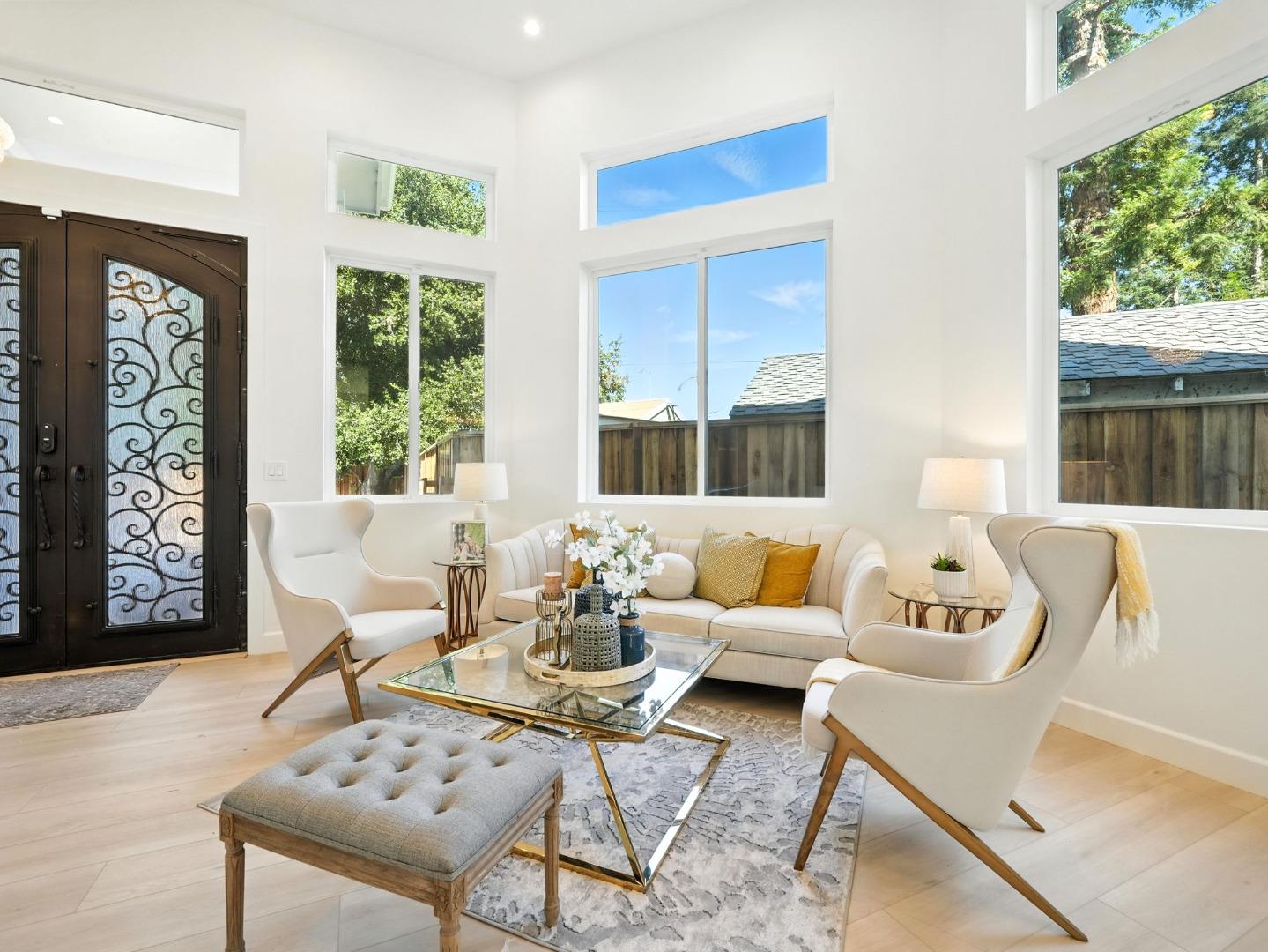 Detail Gallery Image 3 of 32 For 2004 Cherrystone Dr, San Jose,  CA 95128 - 4 Beds | 4/1 Baths