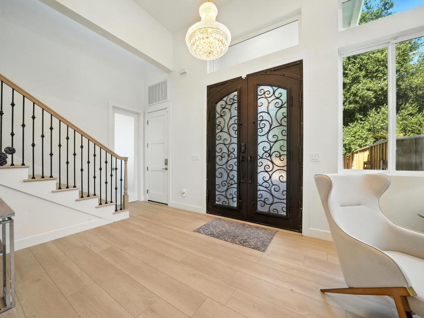 Detail Gallery Image 4 of 32 For 2004 Cherrystone Dr, San Jose,  CA 95128 - 4 Beds | 4/1 Baths